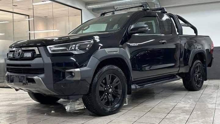 Toyota Hilux Invincible